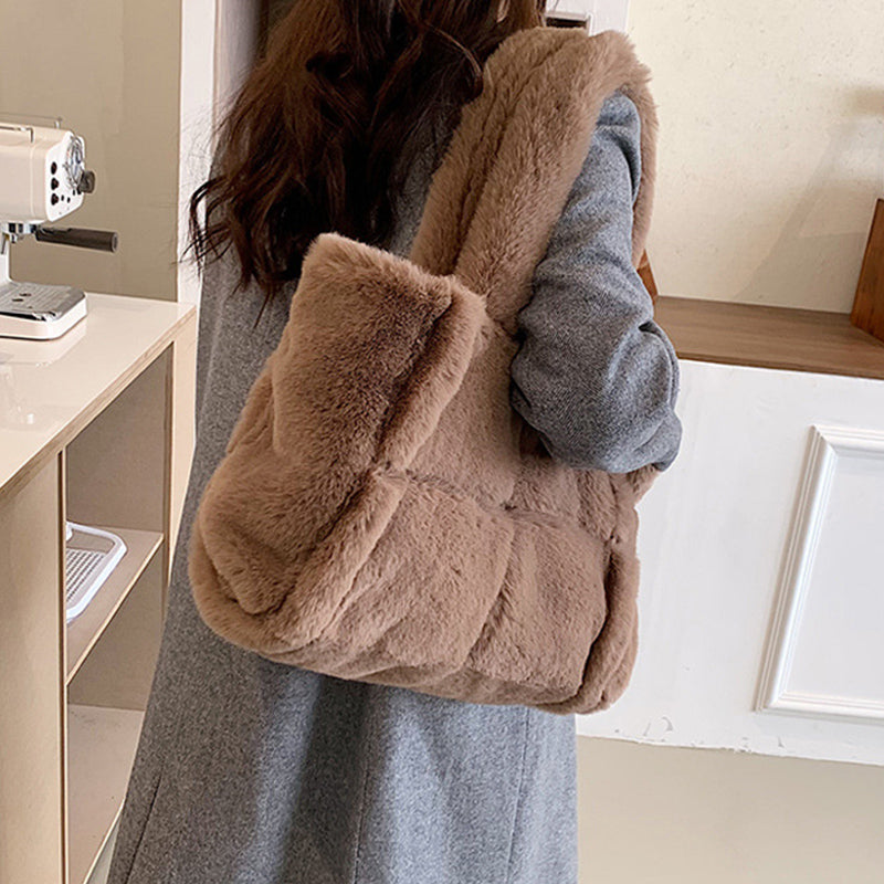 Dante Plush Handbag: The Must-Have Chic Winter Accessory for Women