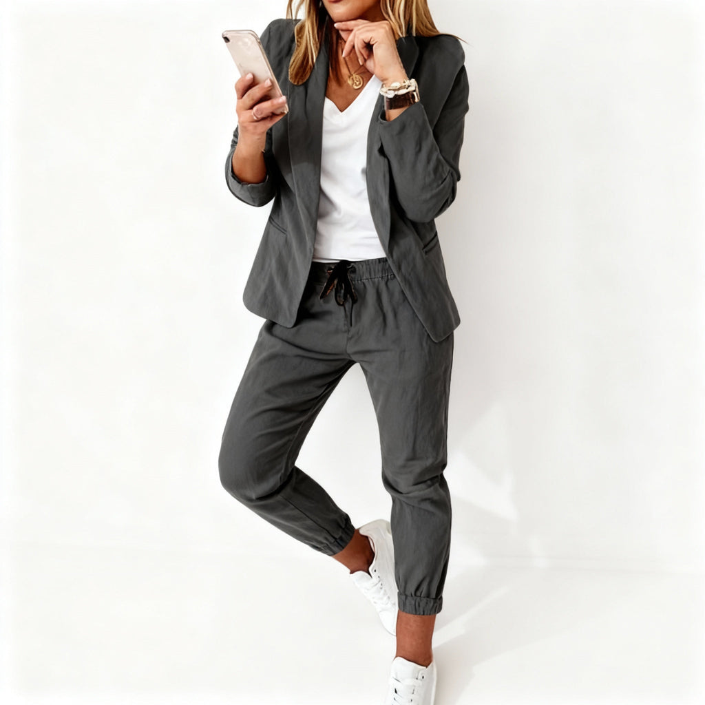Chic Women's Blazer and Jogger Set – Coordinated Blazer and Pants Ensemble
