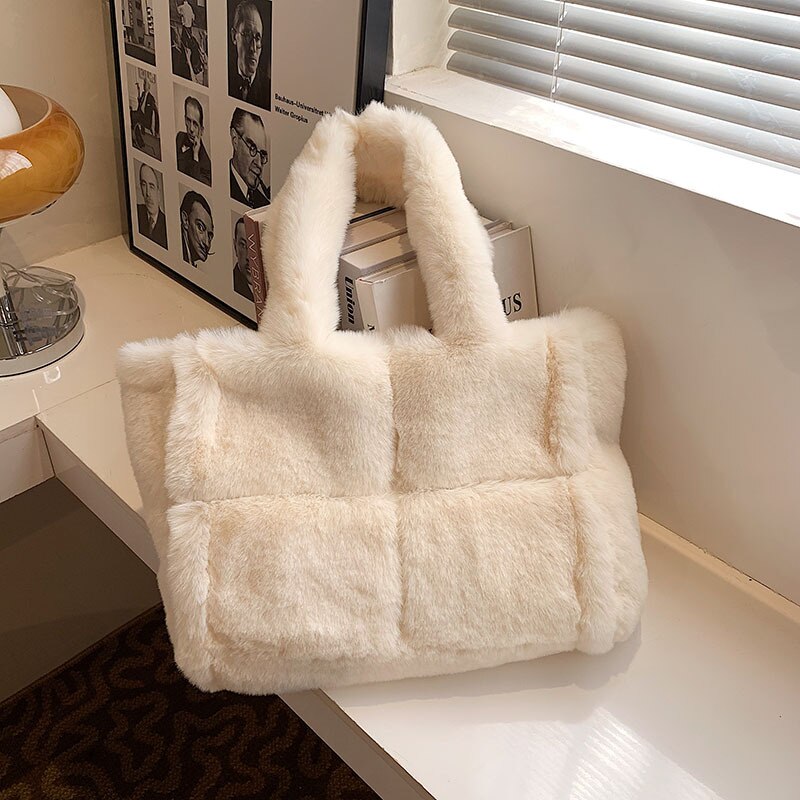 Dante Plush Handbag: The Must-Have Chic Winter Accessory for Women
