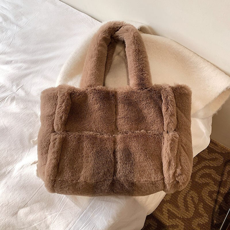Dante Plush Handbag: The Must-Have Chic Winter Accessory for Women