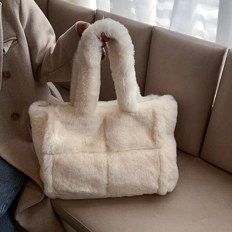 Dante Plush Handbag: The Must-Have Chic Winter Accessory for Women